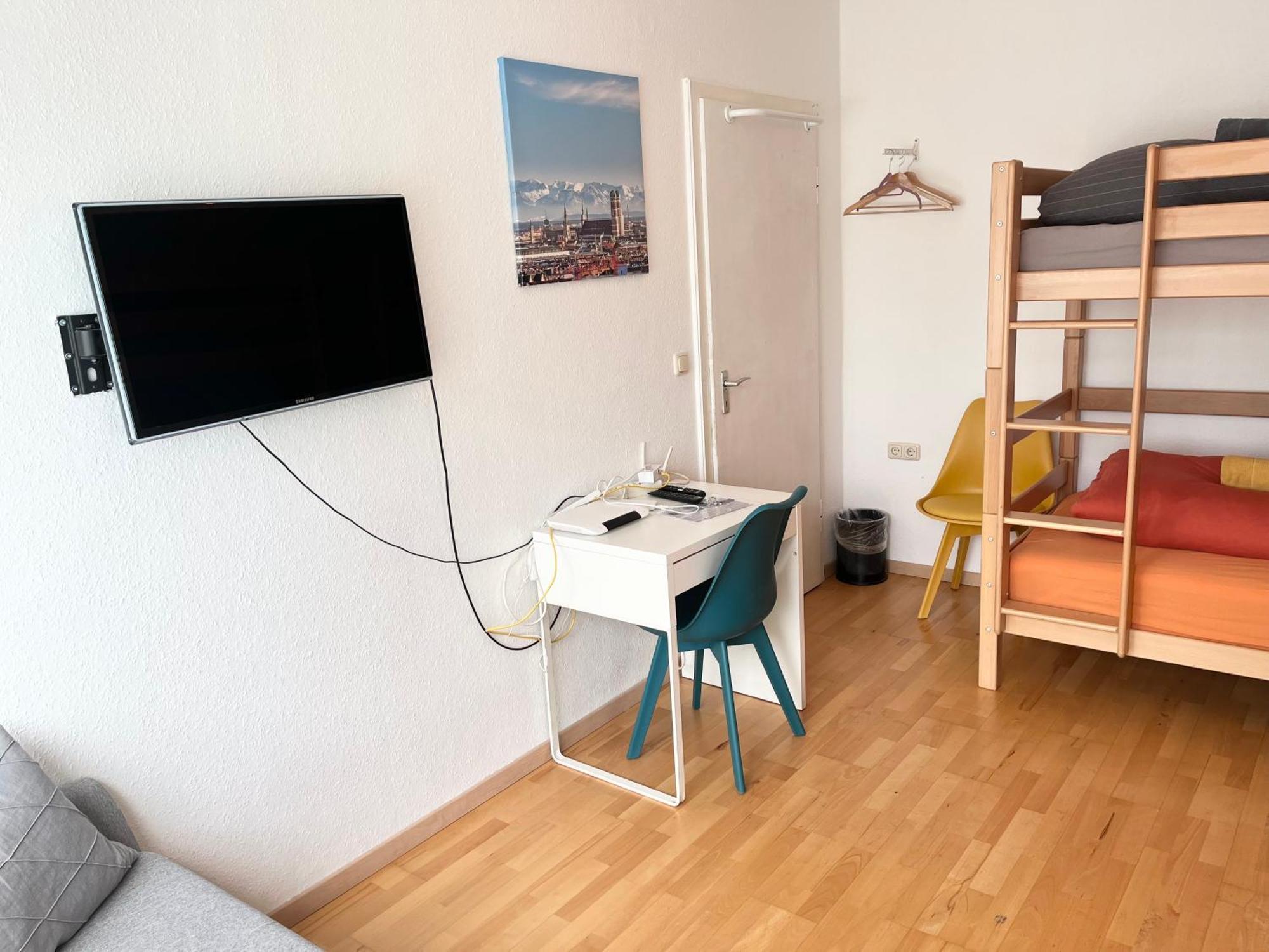 Gemuetliche Privatzimmer Mit Geteiltem Bad, Kueche Und Garten Munich Exterior photo